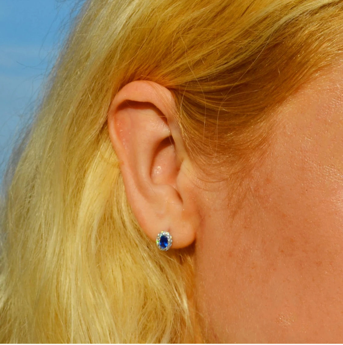 The Mes Me Rize Sapphire Earrings - ShopAuthentique